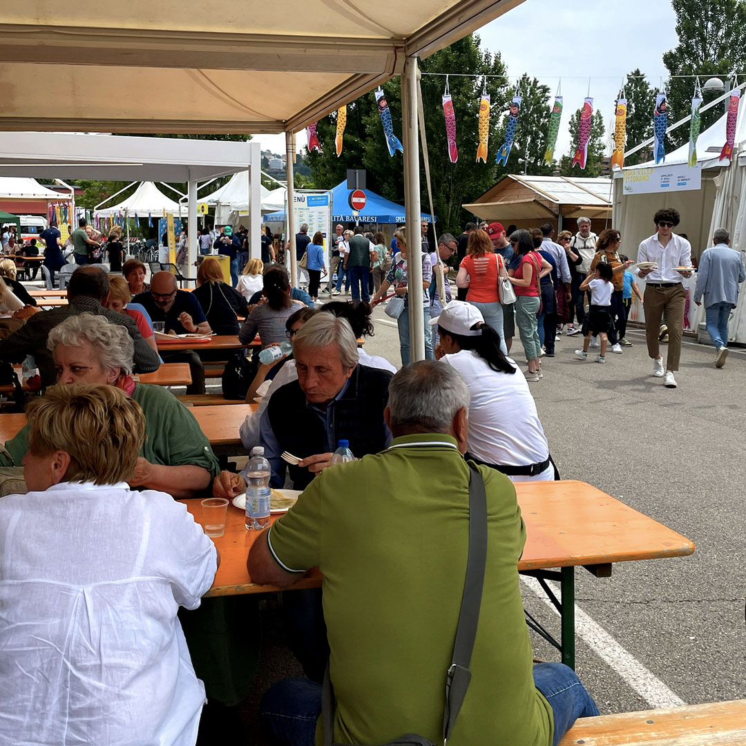 i love fish 2023 perugia agorà Panoramica-Tavolate-Stand-Pesci